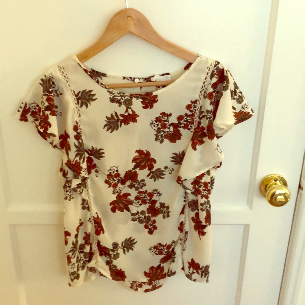 Floral-Patterned Blouse!